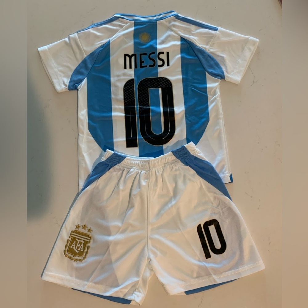MESSI YOUTH MEDIUM 26 KIDS SOCCER JERSEY KIT ARGENTINA MESSI 2 PIECE SET NWT - Picture 6 of 8